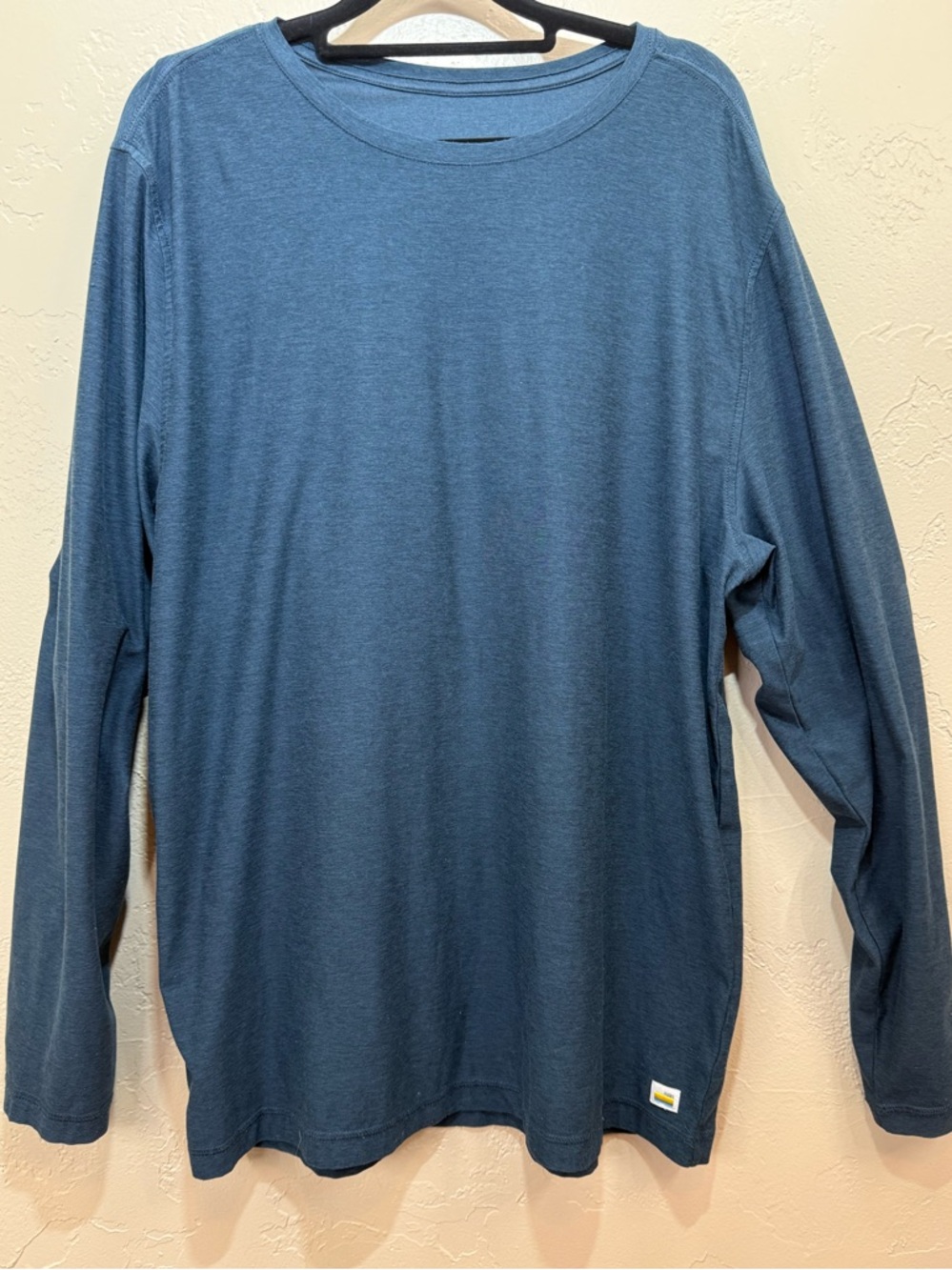 Vuori Long Sleeve‎ Strato Tech Crew Shirt in Slate Blue. Size XL. Minimalist - Picture 2 of 8